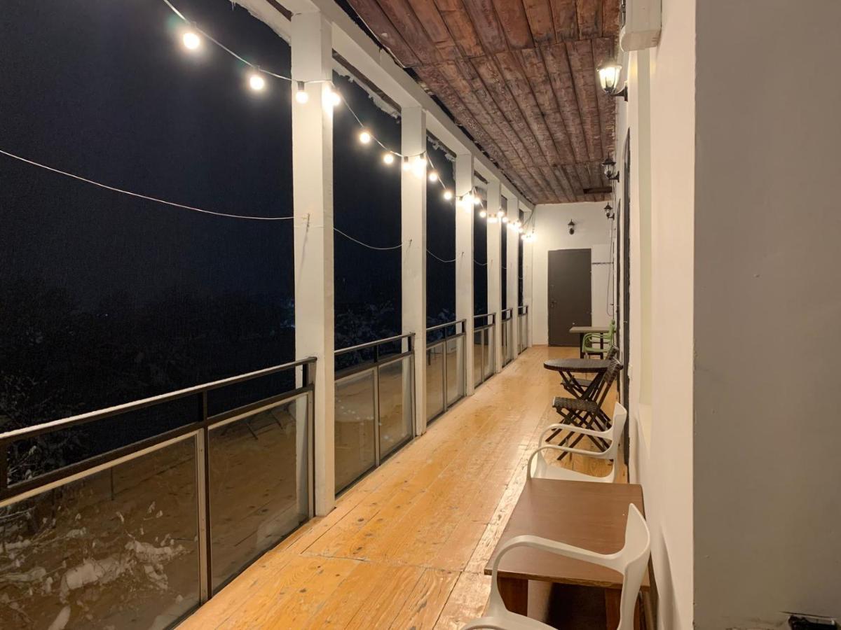 Eka'S Guest House ميستيا الغرفة الصورة