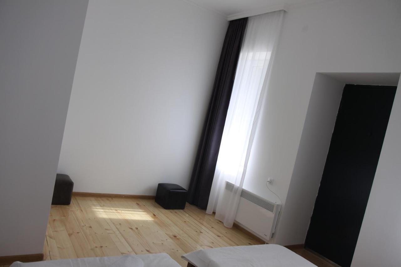 Eka'S Guest House ميستيا المظهر الخارجي الصورة